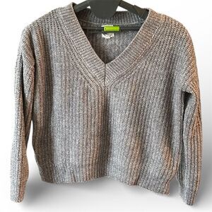 Hippie Rose Women's Gray V-Neck Knit Pullover Sweater Size S